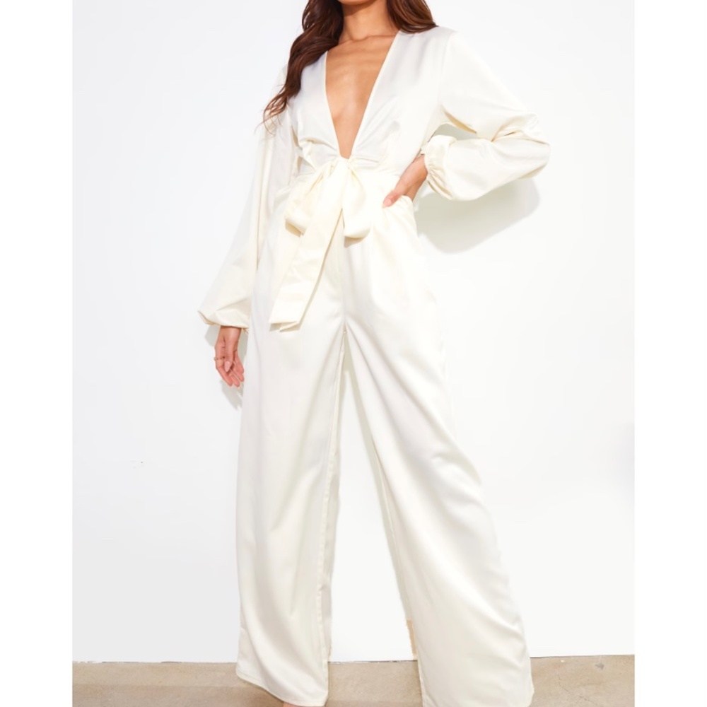 Sale✨Plunge satin wide leg jumpsuit